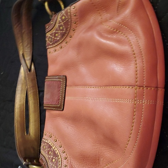 Coach purse Like new condition Fresh salmon color clean inside and out. … - Picture 9 of 12